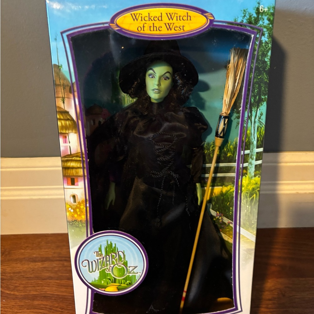 2006 Pink Label Wicked Witch Of The West Barbie from the Wizard of Oz. - Picture 2 of 6
